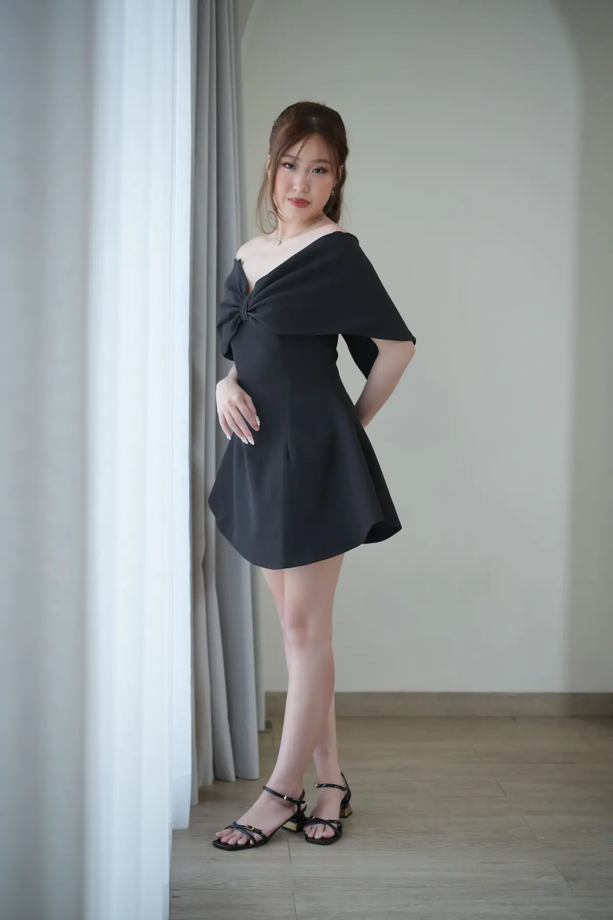 Sewa dress prom night size S Tangerang - evening gown velvet burgundy slit elegan